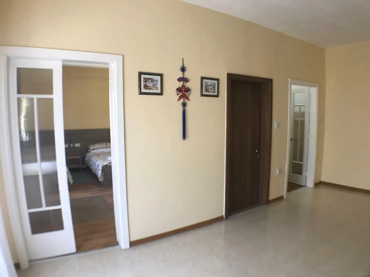 Corner Townhouse 1Km From University Msida Gazde/Camere de închiriat